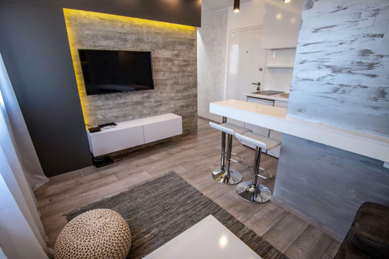 Luxury Boutique Center *